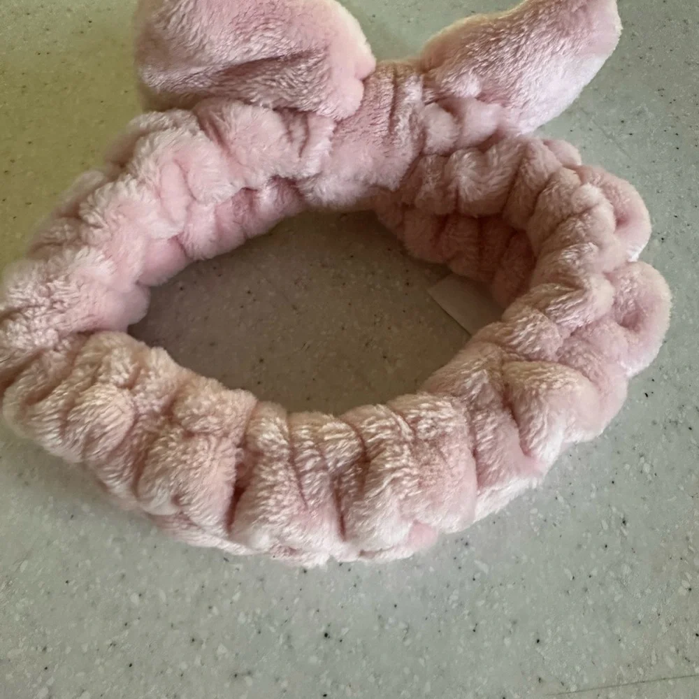 Disney Minnie Mouse Bow Headband! Spa day or Fashion! Baby & Toddler. On…
